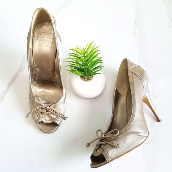 Givenchy Peep Toe Pumps Platinum Gold Satin Leather Trim Bow Heels Womens 10 40 - Picture 1 of 15